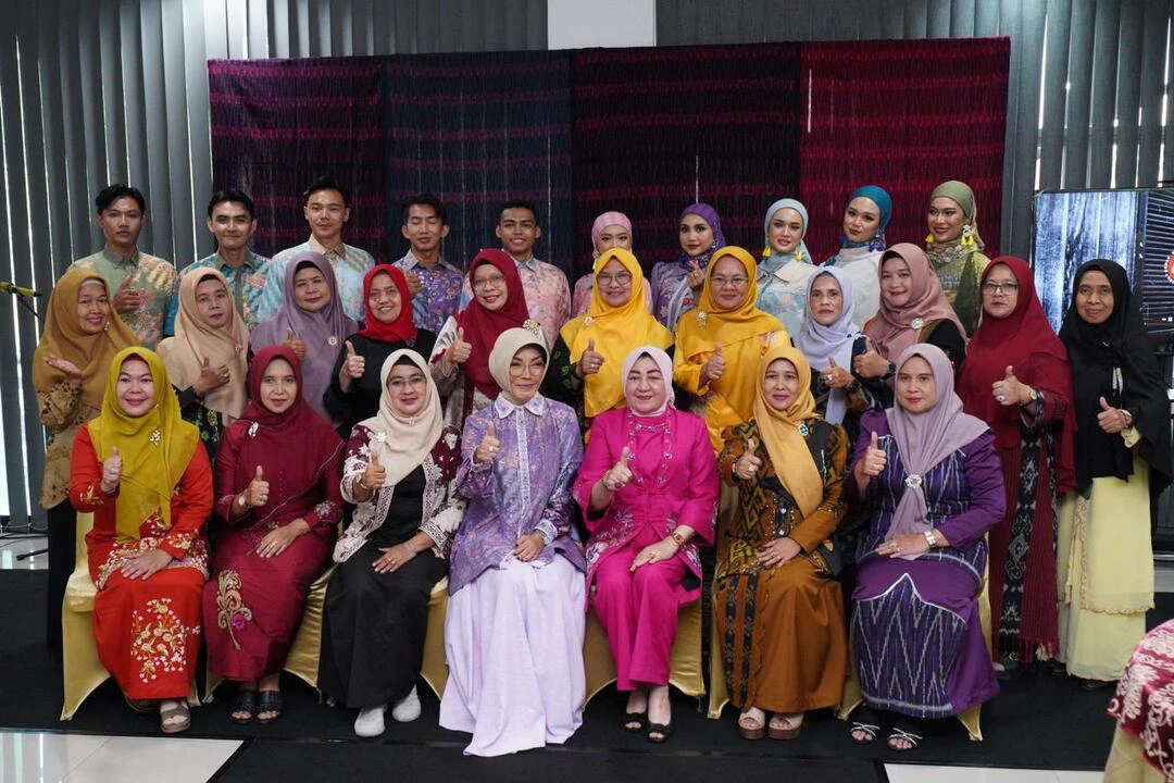 Lenggak-lenggok Cerite Kote II Pukau Rombongan Dharma Wanita Kemenag Kalbar